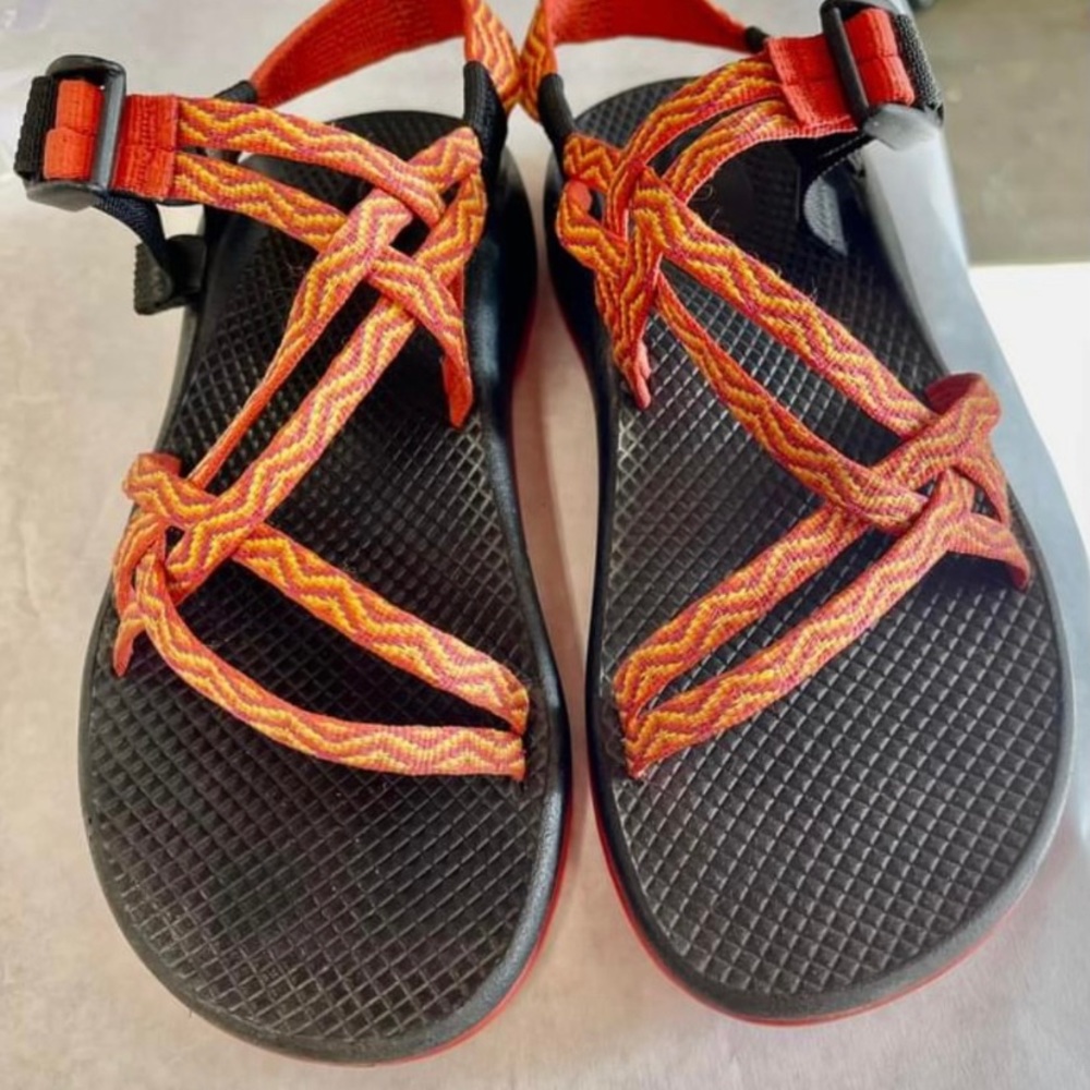 Womens Size 8 Chacos